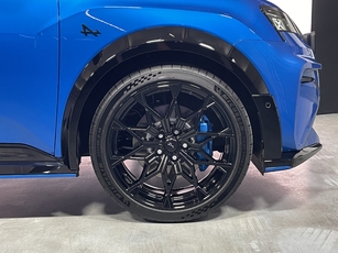 Toutes les jantes seront des 19 pouces avec des pneumatiques Michelin spécifiques.